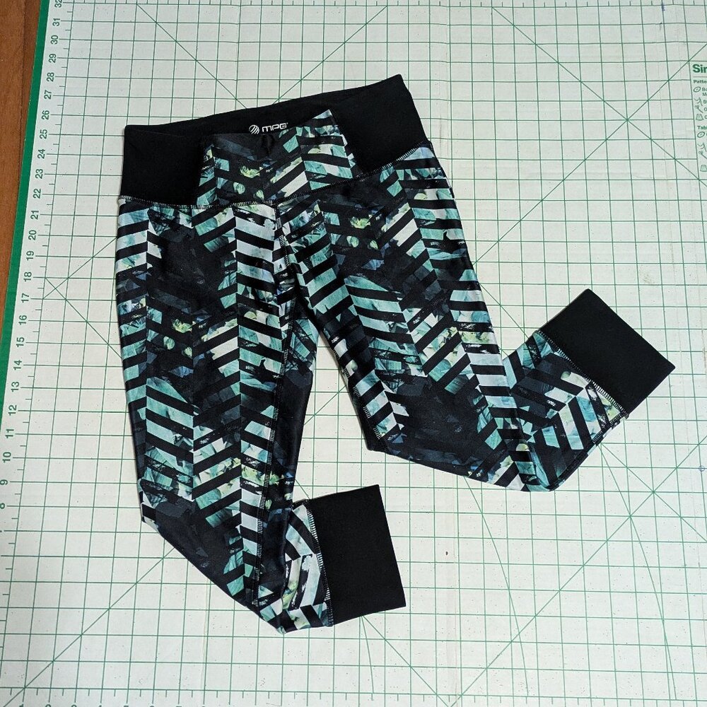 4/$20 MPG Capri Leggings Chevron Stripes WS